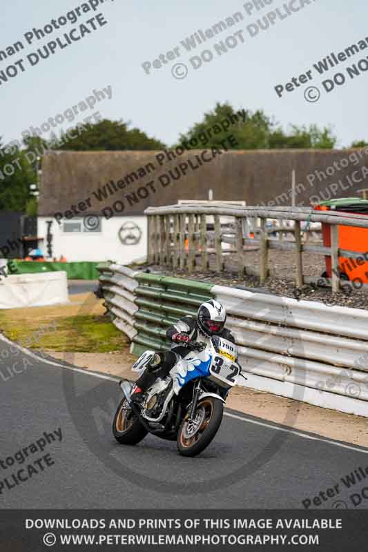 Vintage motorcycle club;eventdigitalimages;mallory park;mallory park trackday photographs;no limits trackdays;peter wileman photography;trackday digital images;trackday photos;vmcc festival 1000 bikes photographs